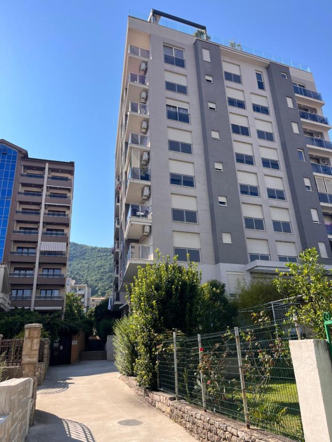 Atina Apartment, City Centre Budva ,Luxurious, Bright, Parking Exteriör bild